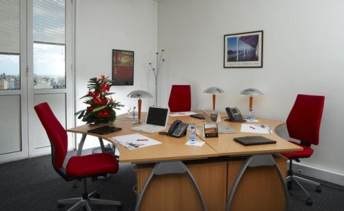 Office: Bordeaux Qunconces, Rue Cond, Bordeaux Cedex, 33064