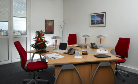 Office: Bordeaux Qunconces, Rue Cond, Bordeaux Cedex, 33064