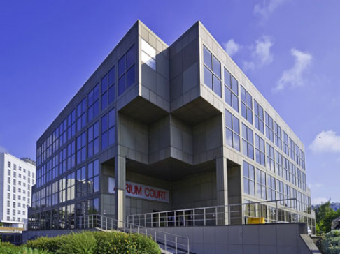 Bracknell, Atrium Court