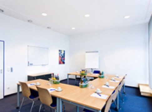 Office: Brunham Street -, Neuaubing, Brunham Street -Neuaubing, Munchen 81249