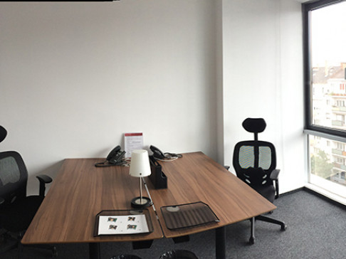 Office: Ujbuda, Allee Corner, Budapest, 1117