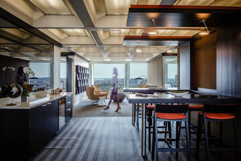 Office: Business District, Hungtington Avenue, Boston 2115