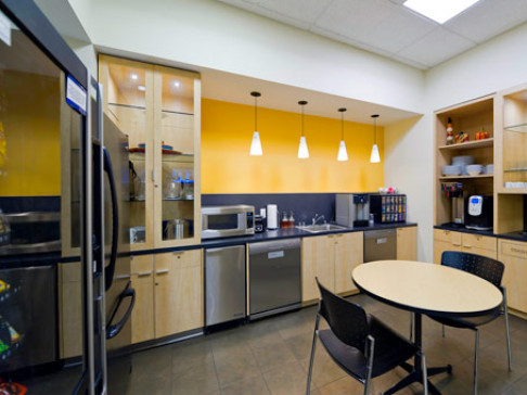 Office: California, Highland Pointe, 915 Highland Pointe Drive, Roseville, CA 95678