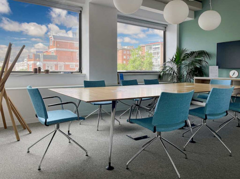 Office: C/ Mar&iacute;a de Molina 41, Madrid, 28006