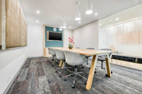 Office: V&iacute;a de los Poblados, 1, Madrid, 28033