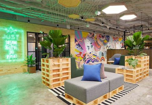 Office: Capital Tower All Seasons Place, 87/1 Wireless Road, Bangkok 10330