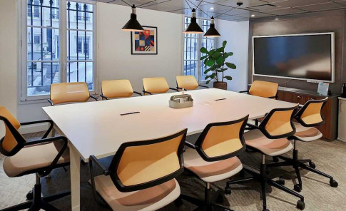 Office: 2 Rue Jean Lantier, Paris, 75001