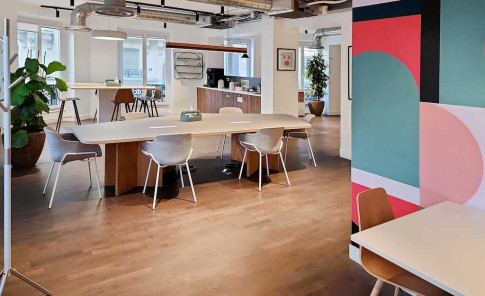 Office: 2 Rue Jean Lantier, Paris, 75001