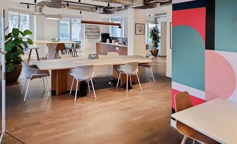Office: 2 Rue Jean Lantier, Paris, 75001
