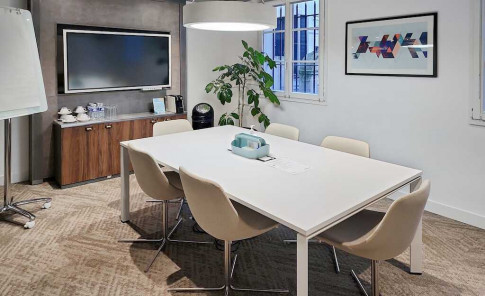 Office: 2 Rue Jean Lantier, Paris, 75001