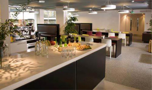 Office: Chester House - Fulham Green, Fulham High Street, London, SW6 3JA