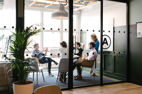 Office: Rue du Colisee, 40 Rue du Colisee, Paris, 75008