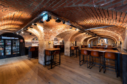 Office: Commercial Street, United Kingdom, 84 Commercial Street, Edinburgh, EH6 6LX