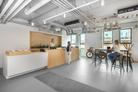 Office: Fut&oacute; u. 35-37., 6. emelet, Budapest, 1082