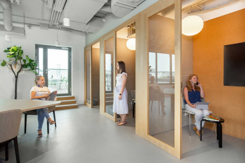 Office: Fut&oacute; u. 35-37., 6. emelet, Budapest, 1082