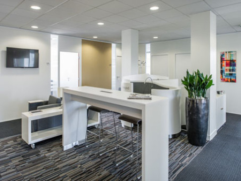 Office: Parc des Couronnes, Le V, Courbevoie, 92400