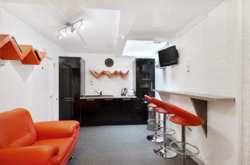 Office: Covent Garden, Shelton Street, London, WC2H 9JQ