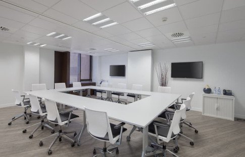 Office: Cuzco, Plantas 18 y 19, Madrid, 28046