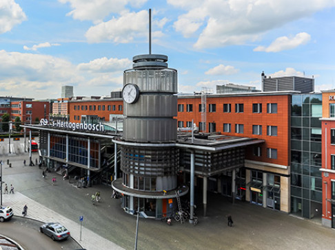 Office: Den Bosch Central Station, Stationsplein 91 & 105, Den Bosch, 5211 BM