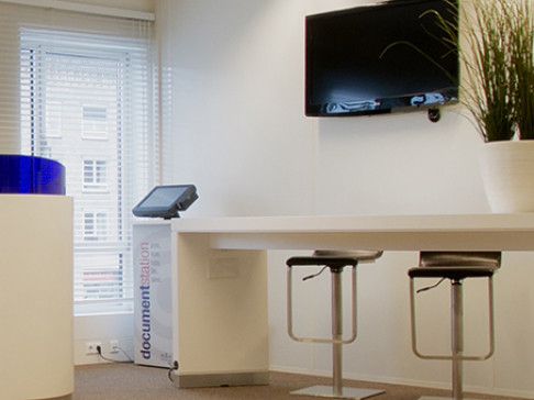 Office: Den Bosch Central Station, Stationsplein 91 & 105, Den Bosch, 5211 BM