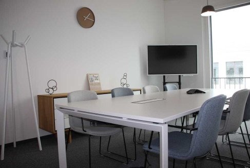Office: Johanna-Kinkel-Strasse 1-2, Regensburg, 93049