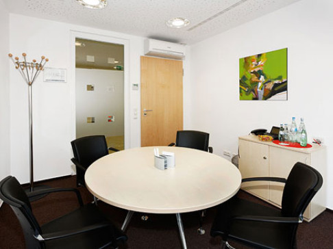 Office: K&ouml;nigsallee, 4th + 5th floor, Dusseldorf, 40212