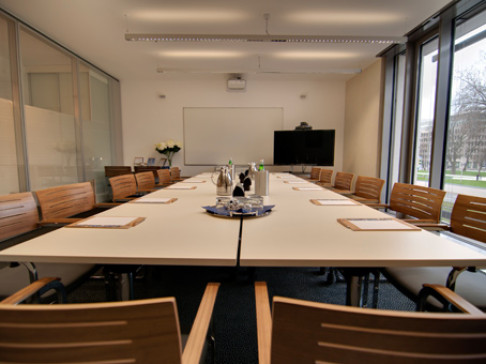 Office: Konigsallee, Dusseldorf, 40215