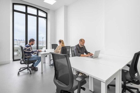 Office: Marqu&eacute;s de San Esteban, 2, Gijon, 33206