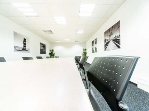 Office: The Office Club, Arnstaedter Strasse 50, Erfurt, 99096