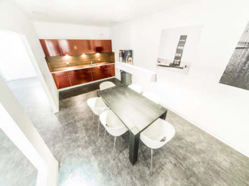 Office: The Office Club, Arnstaedter Strasse 50, Erfurt, 99096