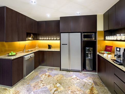 Office: Etihad Towers, Corniche Road, Abu Dhabi