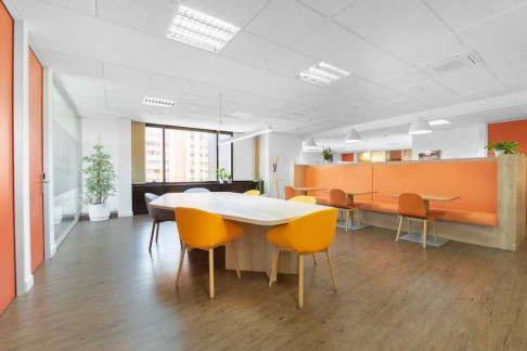 Office: Avenida de Arag&oacute;n 30, Valencia, 46021