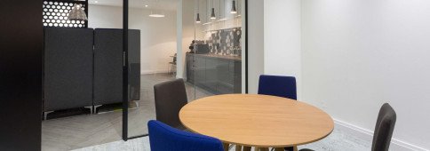 Office: Farringdon Street, London, EC4A 4BL