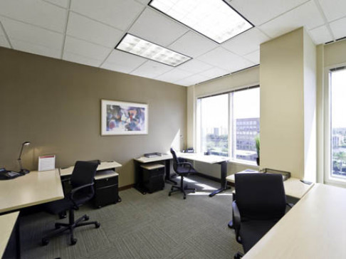 Office: Florida, Airport, Waterford Business Park, Miami, FL 33126