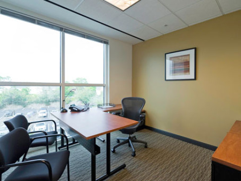 Office: Florida, Pembrook Commons, 1800 Pembrook Drive, Orlando, FL 32810