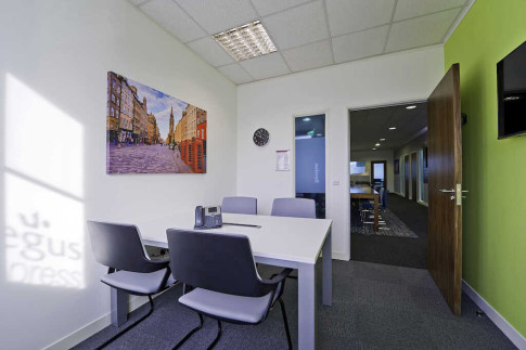 Office: Fort Kinnaird Retail Park, Edinburgh, EH15 3RD