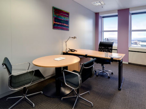 Office: An der Messe, 20th Floor, Frankfurt, 60327