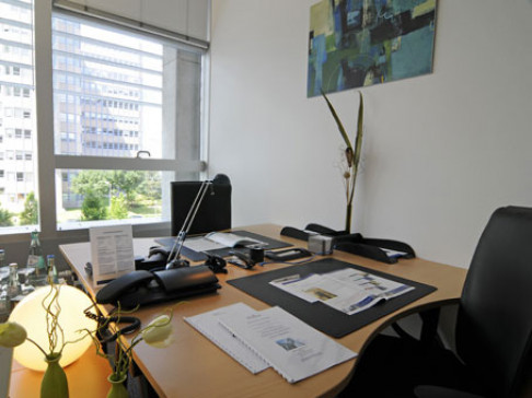Office: Herriot's, 2nd Floor, Frankfurt, 60528