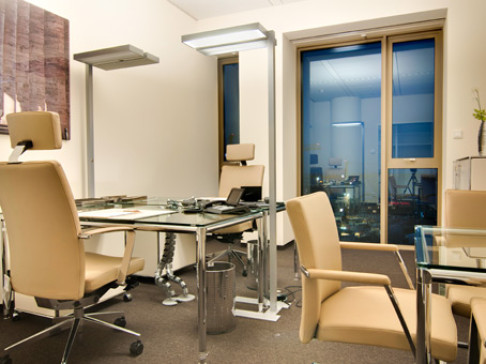 Office: Tower 185, Friedrich-Ebert-Anlage, Frankfurt, 60327