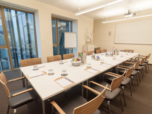 Office: Tower 185, Friedrich-Ebert-Anlage, Frankfurt, 60327