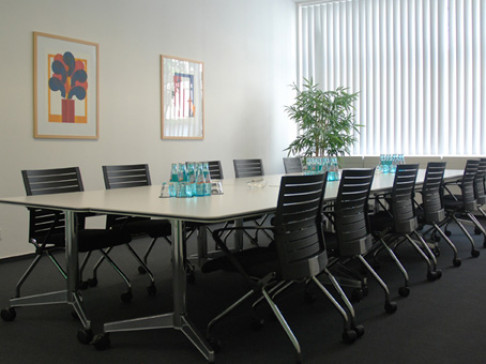 Office: Westend Fair, Friedrich-Ebert-Anlage 36, Frankfurt, 60325