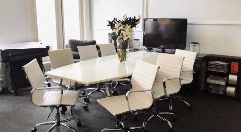 Office: Grosvenor House, 8 High Street, Surrey, KT11 3DY