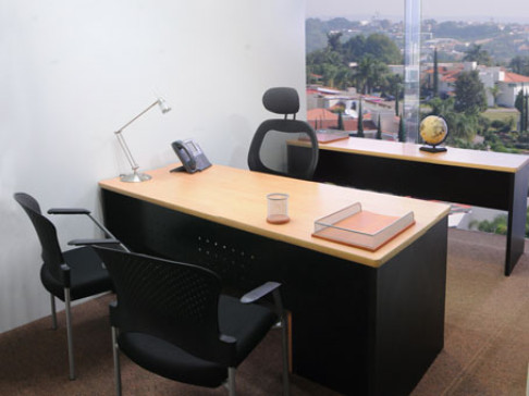 Office: Puerta del Hierro, Avenida Real Acueducto 360, Guadalajara