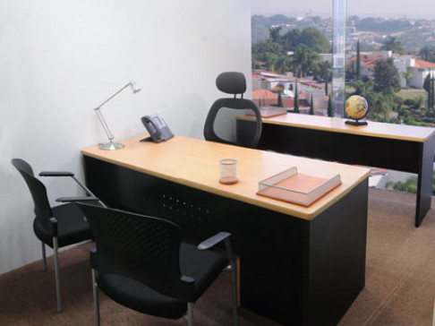 Office: Puerta del Hierro, Avenida Real Acueducto 360, Guadalajara