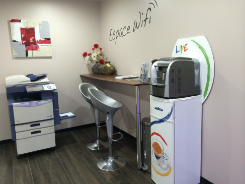 Office: Guadeloupe, Bid de Houelbourg, Baie-Mahault, 97122