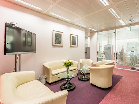 Office: Apsley, Westside, Hemel Hempstead, HP3 9TD