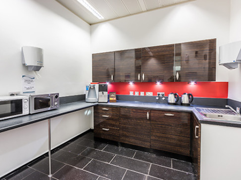 Office: Apsley, Westside, Hemel Hempstead, HP3 9TD