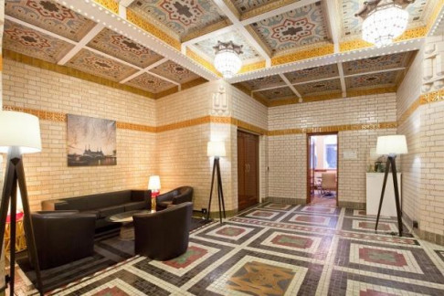 Office: Holland House, Bury Street, London, EC3A 5AW