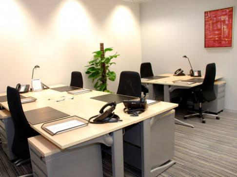 Office: Hong Kong One IFC, 20/F, One International Finance Centre, Central