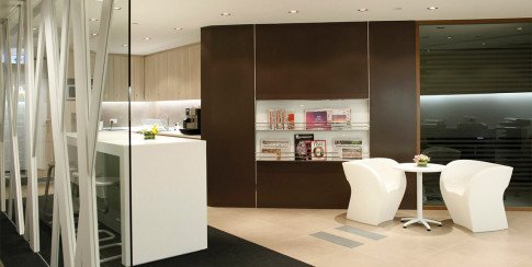 Office: The Center, Queen's Road, Hong Kong